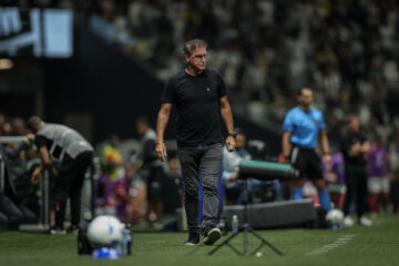 “A torcida tem toda razão”, diz Cuca sobre gritos de ‘time sem vergonha’ após empate do Atlético