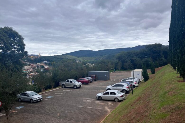São Gonçalo do Rio Abaixo inicia construção de heliponto no estacionamento do Pronto Atendimento Municipal