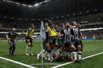 Atlético vence com gol aos 48 min e entra no G6