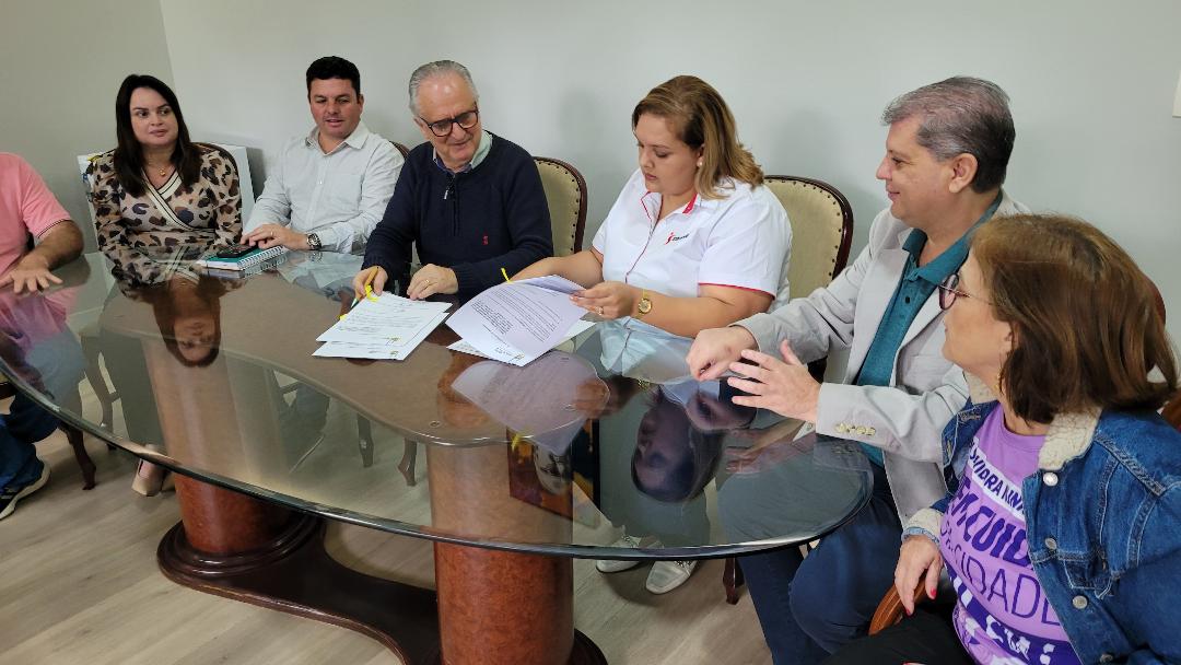 Prefeitura de João Monlevade e Sindicato assinam acordo coletivo com reajuste salarial de 6,27% para os servidores