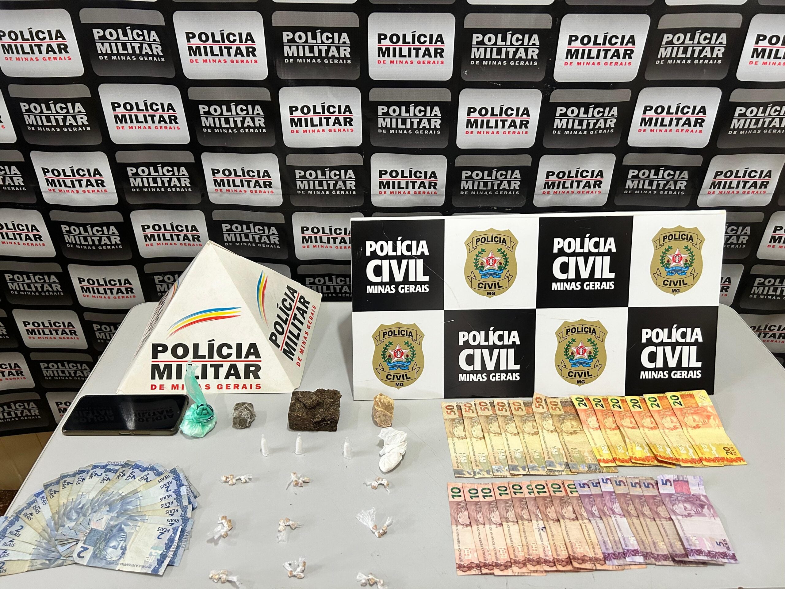 Ação da PM e Polícia Civil prende homem por tráfico, em Santa Bárbara
