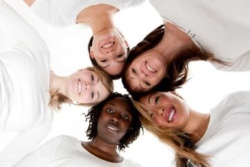 Sororidade: como a união entre mulheres transforma relações