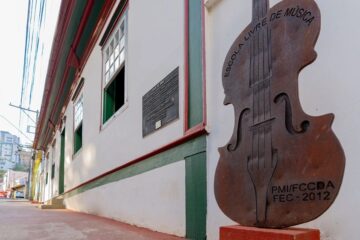 Poesia, sarau e som de Lucas André e Davi Andrade na segunda-feira do Festival de Inverno de Itabira