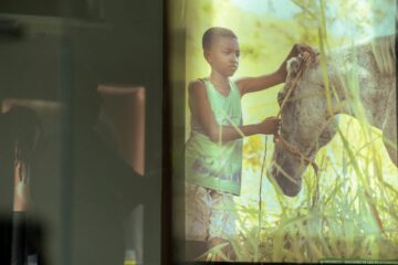 Exposição sobre quilombos da Bacia do Rio Doce chega a Ouro Preto após sucesso em Itabira; confira