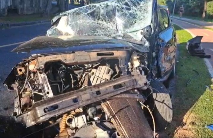 Colisão entre carro e caminhonete termina com vítima fatal na Pampulha, em BH