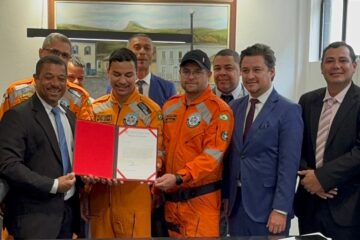 Câmara de Itabira homenageia voluntários do Resgate Anjos do Asfalto com moção de aplauso