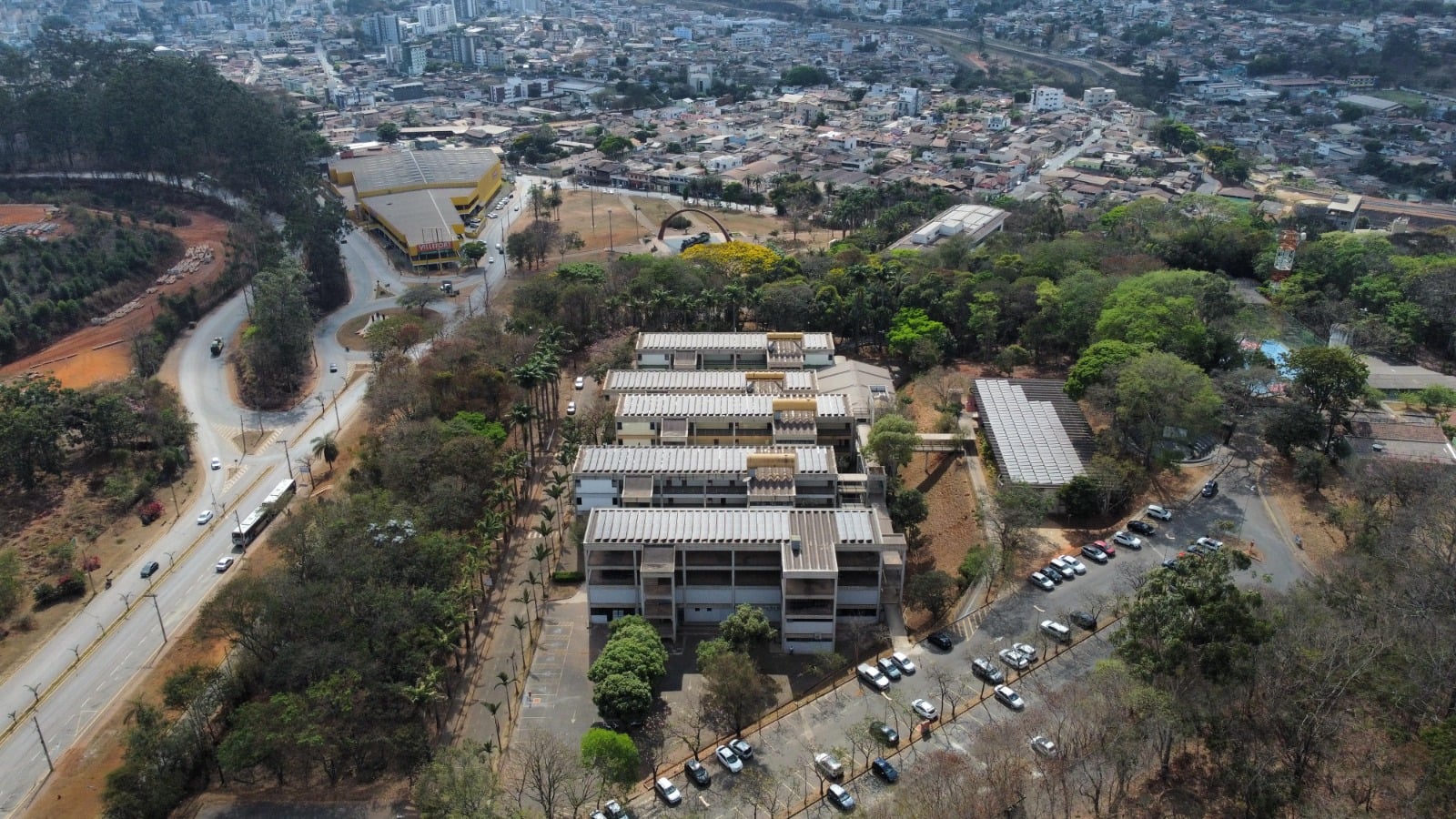 Estudantes da Funcesi organizam campanha de agasalhos para Itabira e cidades vizinhas; saiba mais