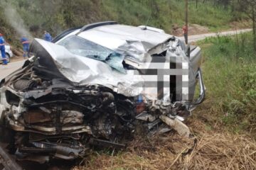 Homem morre em colisão frontal entre caminhonete e carreta na MG-129, em Catas Altas