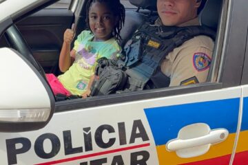 Polícia Militar realiza surpresa de aniversário para criança admiradora da corporação em Rio Piracicaba