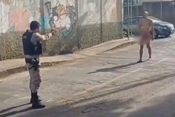 Homem mata o pai a facadas e sai nu pelas ruas em Belo Horizonte