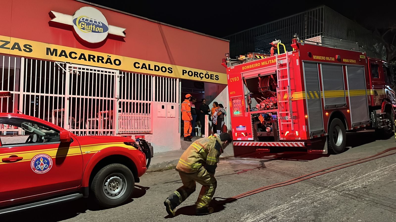 Incêndio atinge hamburgueria Glutton no bairro Amazonas, em Itabira