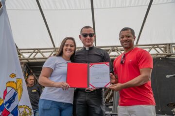 Padre Ueliton é homenageado pela Câmara Municipal durante Festa do Caminhoneiro em Itabira