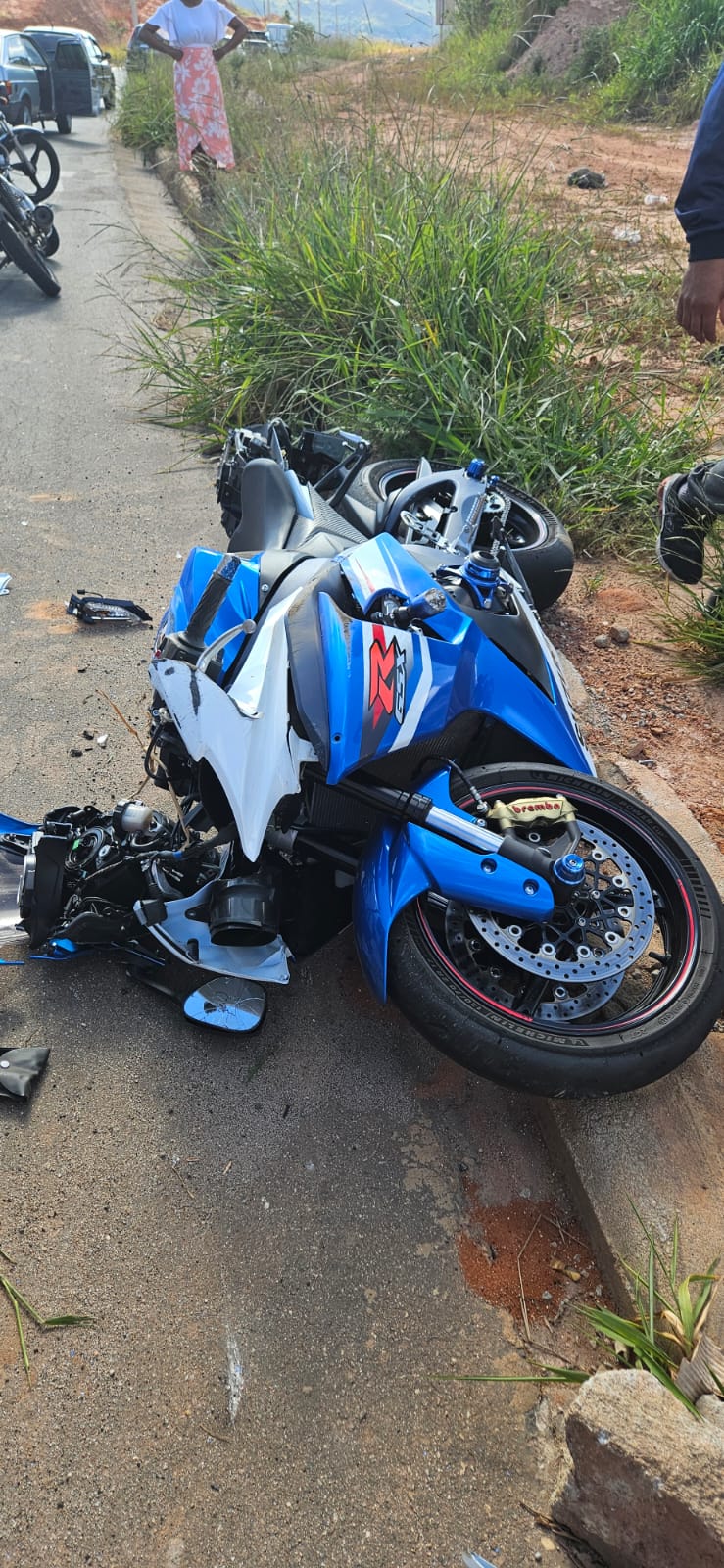 Motoqueiro sofre traumatismo craniano em acidente, em João Monlevade