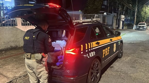 PRF apreende 100 kg de haxixe após perseguição de mais de 20 km na Grande BH