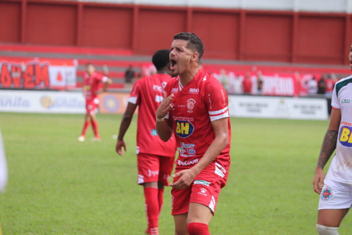 Valério tenta reagir após apagão no primeiro tempo mas acaba derrotado para o Ipatinga