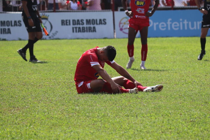 Valério tenta reagir após apagão no primeiro tempo mas acaba derrotado para o Ipatinga