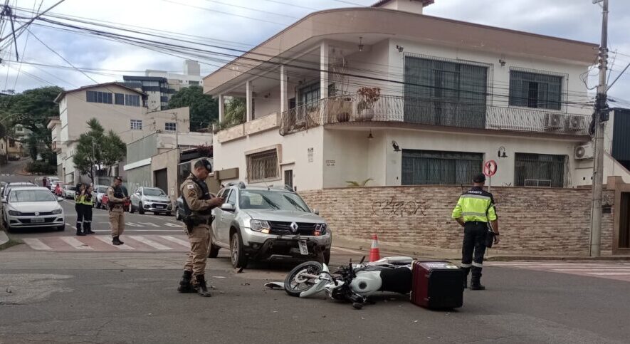 Acidente entre carro e moto deixa motociclista ferido na Pracinha do Pará, em Itabira