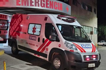 João Monlevade: motociclista sofre queda, tem agravamento do quadro de saúde e é resgatado em ação conjunta do SEVOR e SAMU