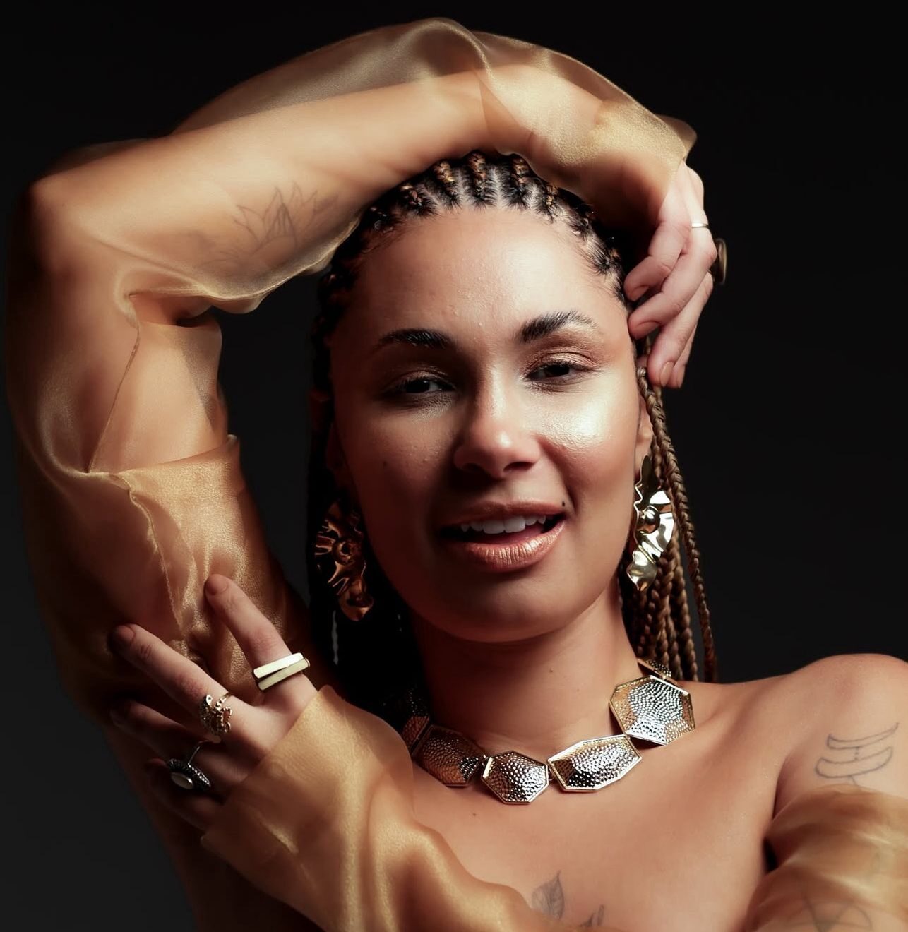 Maíra Baldaia lança “Amor Mulher – Chico Correa Remix” e apresenta nova fase do afro pop mineiro