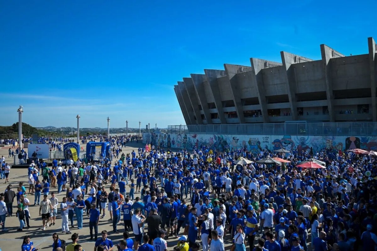 Cruzeiro e administradora do Mineirão são condenados a indenizar torcedor em R$ 10 mil