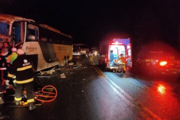 Colisão entre ônibus e carreta deixa sete feridos na BR-116 em Muriaé