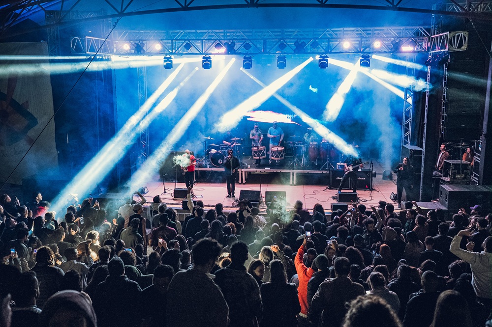 Festival de Inverno de Itabira inicia com homenagens, documentário e apresentações musicais