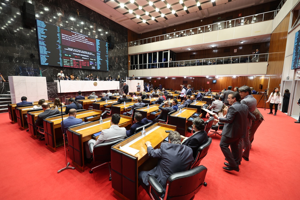 Deputados aprovam direito a acompanhante para mulheres em sedação nos serviços de saúde
