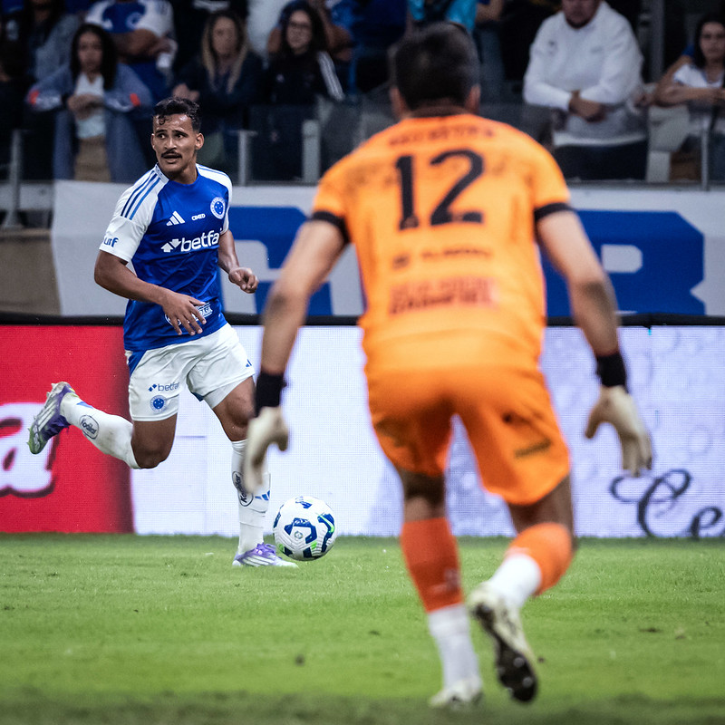 Cruzeiro x CRB: em jogo de pouca criatividade, time de Jardim fez 40 cruzamentos na área