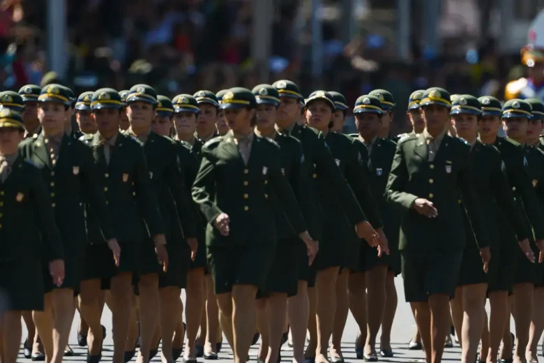 Forças Armadas registram 33,7 mil voluntárias em primeiro alistamento militar feminino