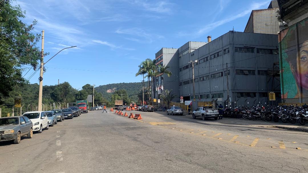 João Monlevade: a avenida Getúlio Vargas será interditada em frente à portaria da ArcelorMittal nos dois primeiros domingos de agosto