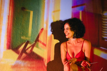 Peça “Gabri[ELAS]” traz ao palco do Festival de Inverno reflexão sobre corpos femininos e resistência