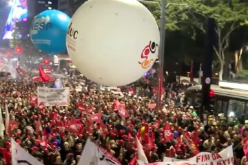 Taxação de ricos e críticas a Trump e Tarcísio marcam protesto com 15 mil pessoas na Paulista