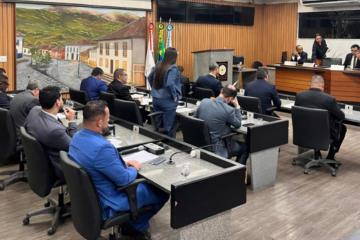 Legislativo aprova adesão de Itabira ao projeto de municipalização das escolas estaduais; Sind-Ute critica decisão
