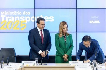 Brasil e China assinam memorando para construção de uma ferrovia de integração continental