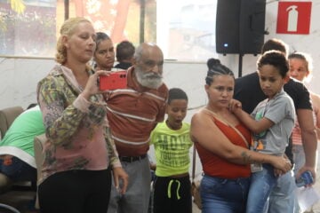 Mães da Chapada protestam e cobram diálogo após adesão de Itabira à municipalização das escolas, proposta pelo Governo de Minas