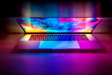 Empresa pede ajuda de funcionário por não saber senha do notebook, após tê-lo demitido seis meses antes