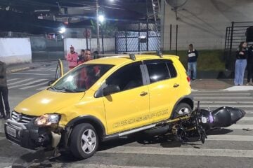Três pessoas se ferem em colisão entre carro e motocicleta, em João Monlevade