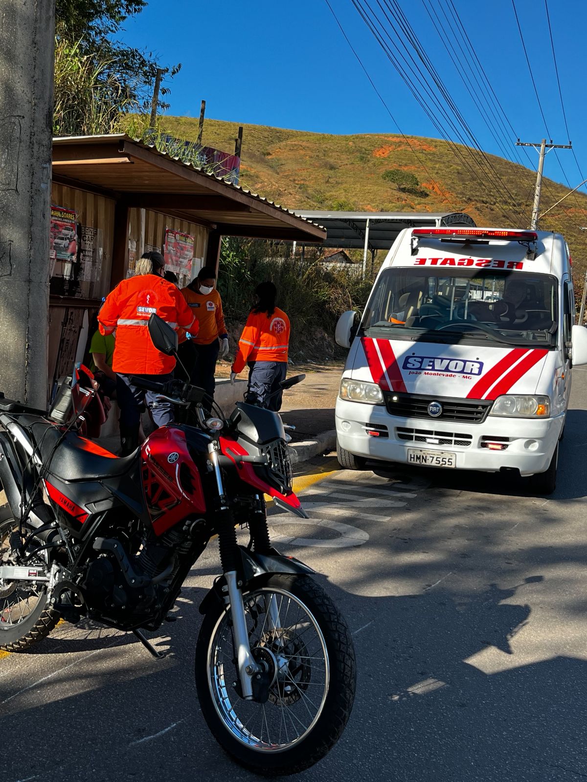 Duas pessoas se ferem em acidente de motocicleta, em João Monlevade