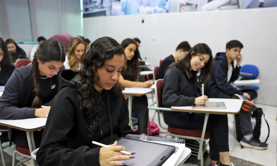 Fies oferece mais de 44 mil vagas no segundo semestre e encerra inscrições nesta sexta-feira