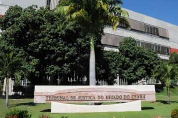 Descontos indevidos em aposentadoria de idosa gera indenização de R$ 5 mil