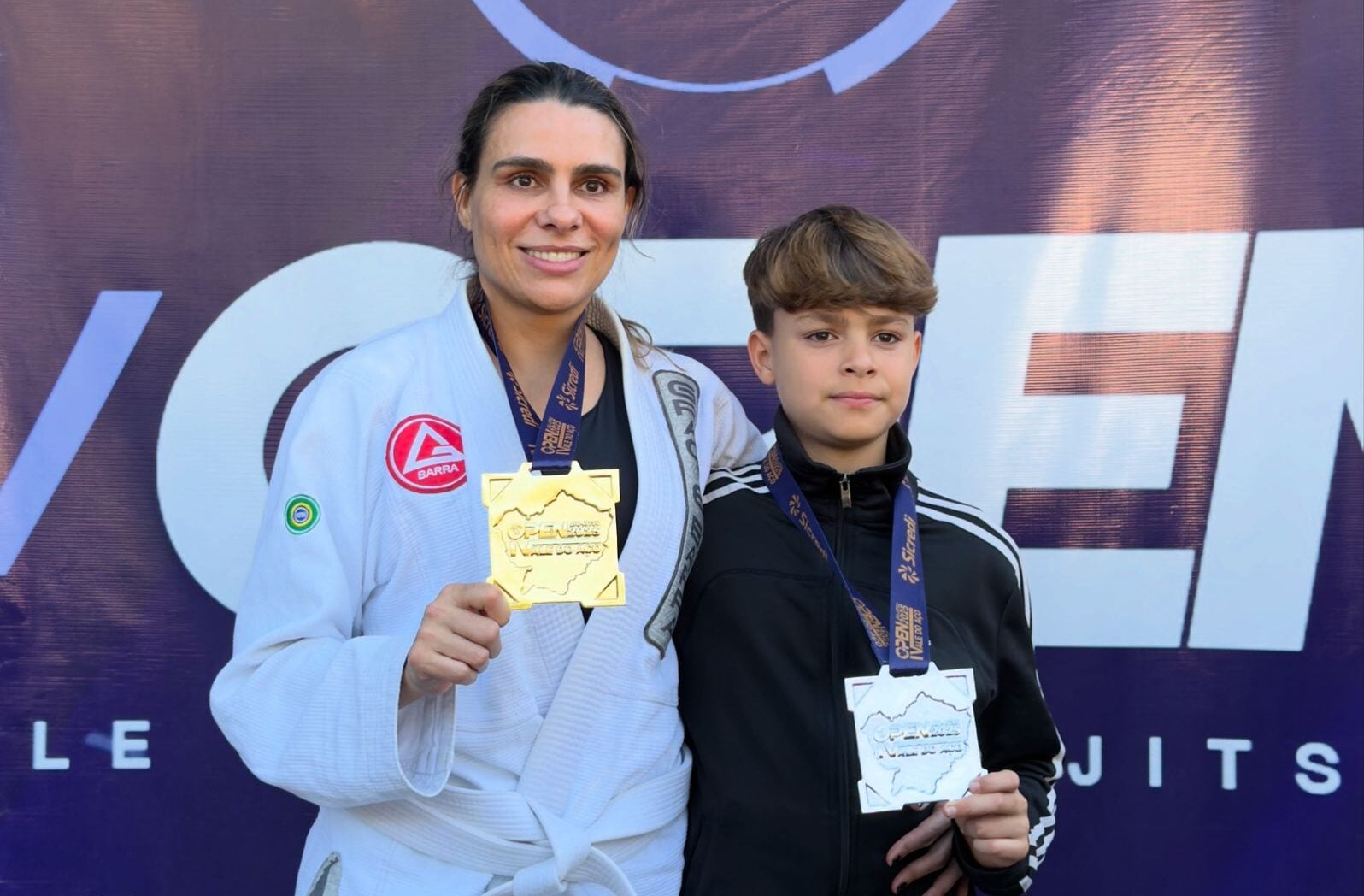Do ouro no tatame à lição de vida: a história da mãe que virou campeã para inspirar o filho