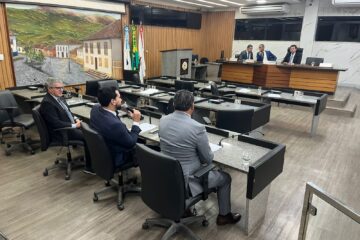 Reuniões da Câmara de Itabira: nem todos vereadores vão, e quando aparecem, não ficam até o fim