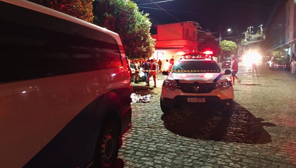 Homem é morto a facadas em Nova Era e suspeito é preso em flagrante pela Polícia Militar