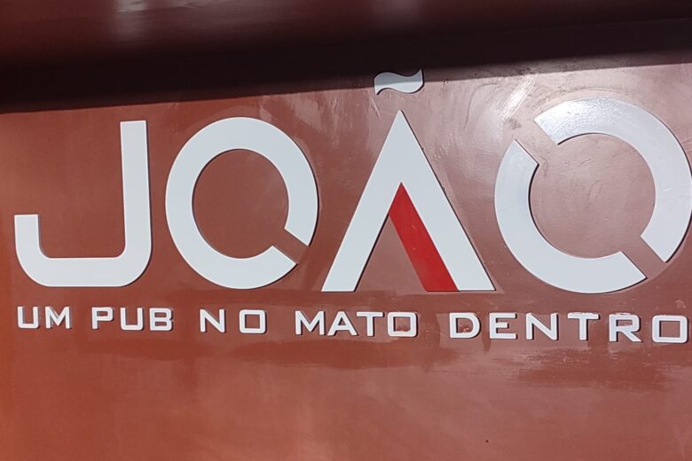 Com 20 anos de história, casa noturna João retorna ao Centro de Itabira em novo endereço