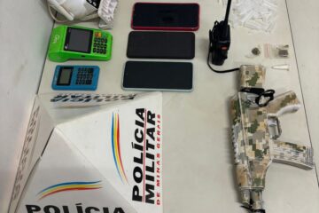 Operação em Barão de Cocais apreende drogas e material usado para monitorar ação da Polícia Militar