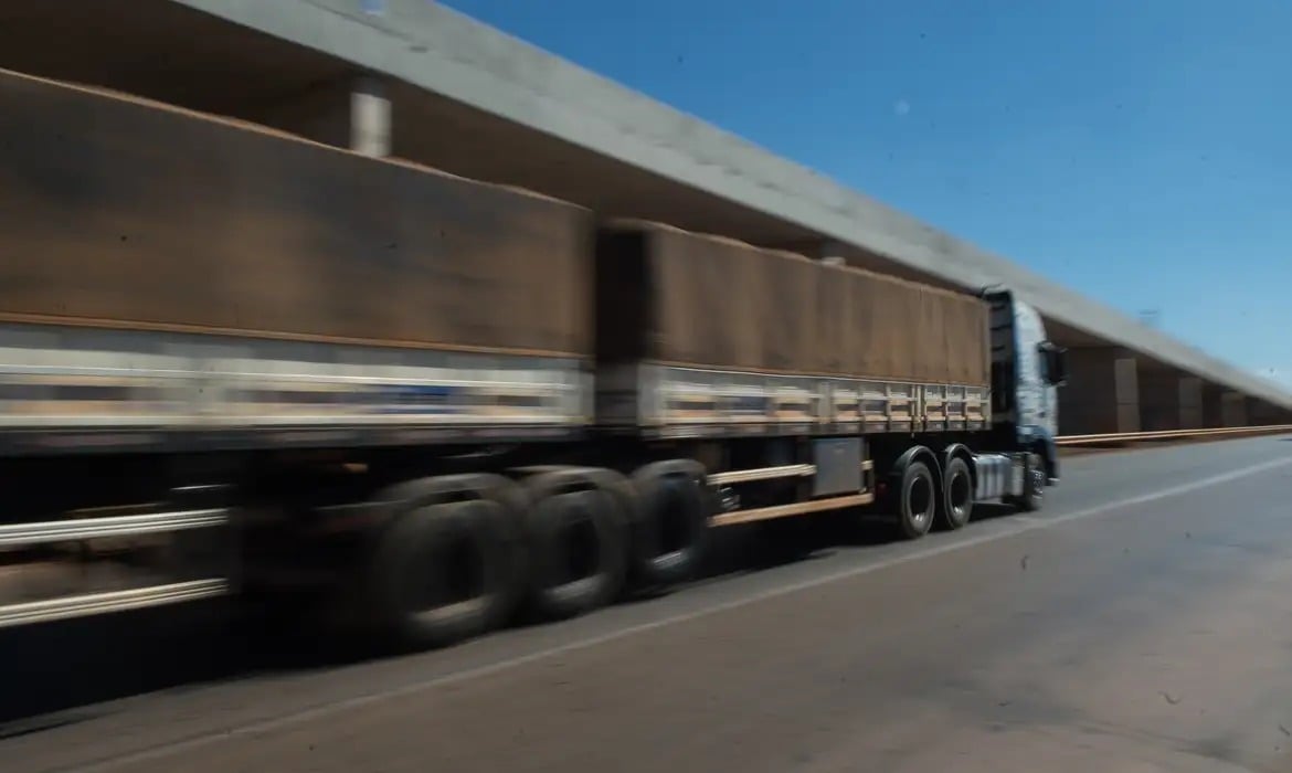 Sine Itabira está cheio oportunidades de emprego nesta sexta-feira (22): auxiliar de produção, chefe de pista e motorista de carreta