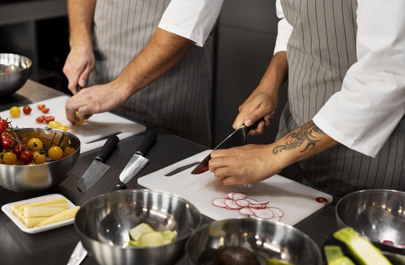SINE Itabira oferece 42 vagas nesta quinta-feira: Oportunidades para cozinheira, motorista e socioeducador