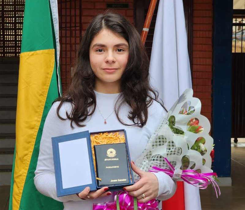 Aluna de escola pública de MG representará o estado no Jovem Senador 2025