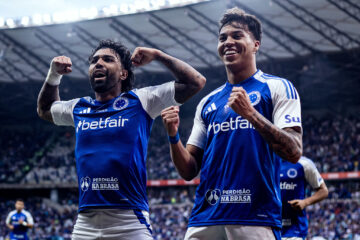 Cruzeiro goleia Juventude e segue líder do Brasileirão