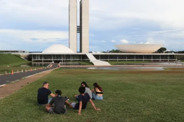 Senado cria comissão para estreitar laços econômicos com EUA após adoção de barreira tarifárias